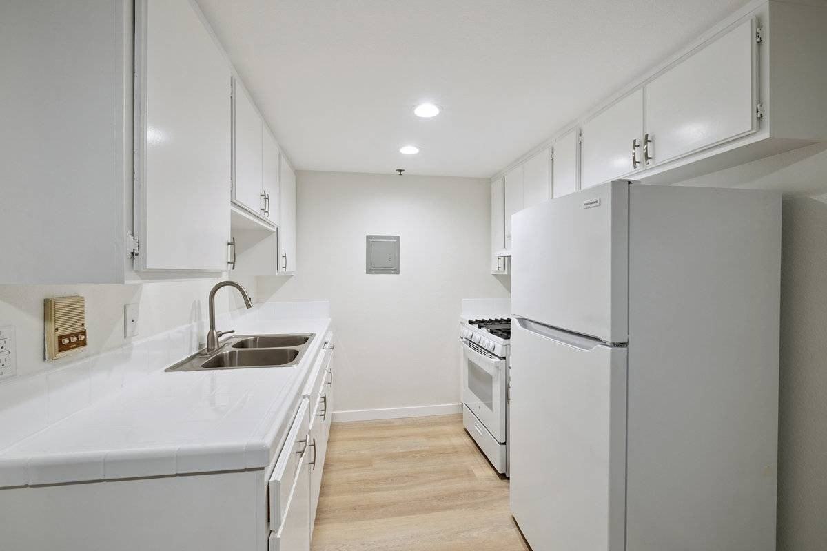 1850 Williams St #108 - Photo 3 of 11