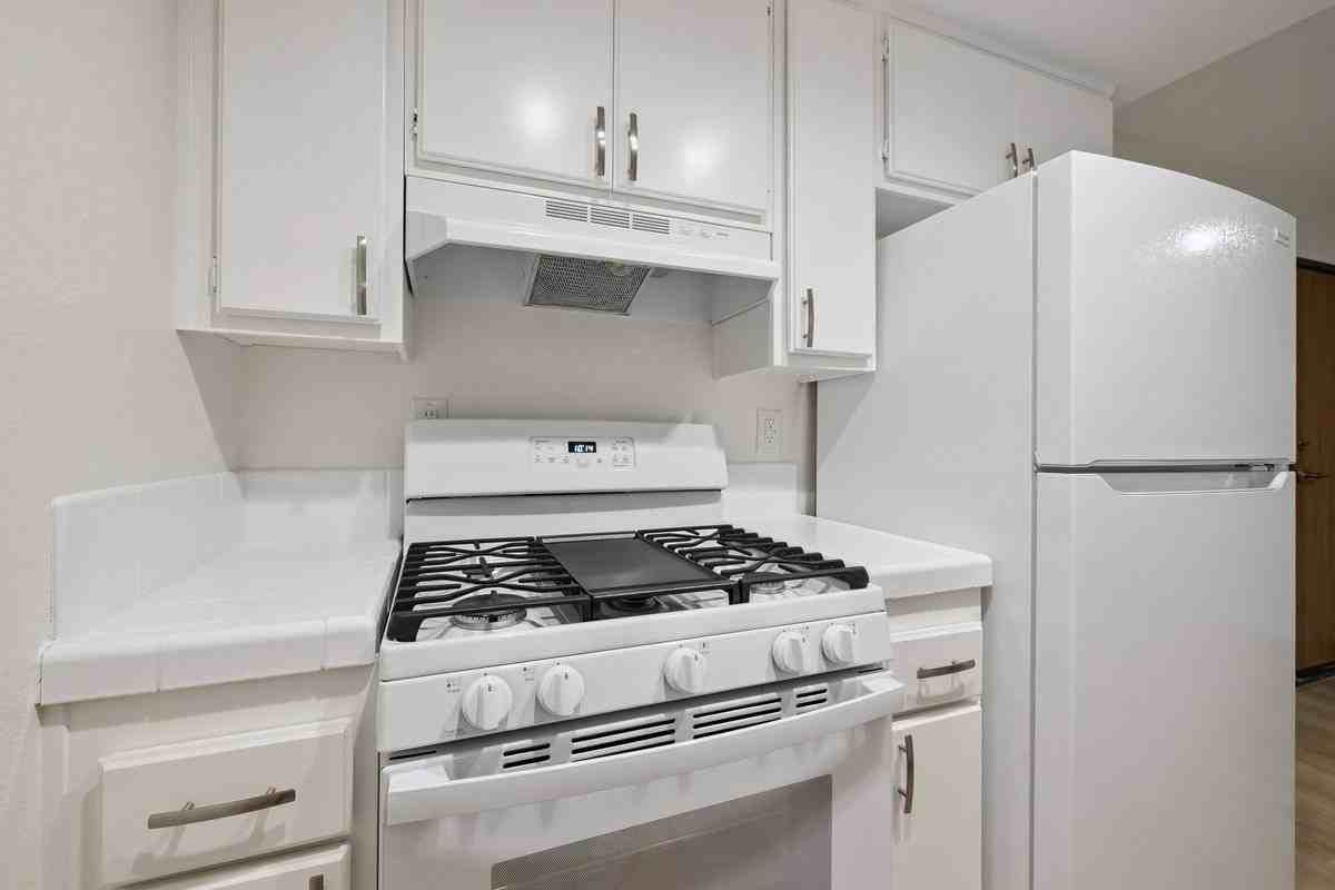 1850 Williams St #108 - Photo 4 of 11