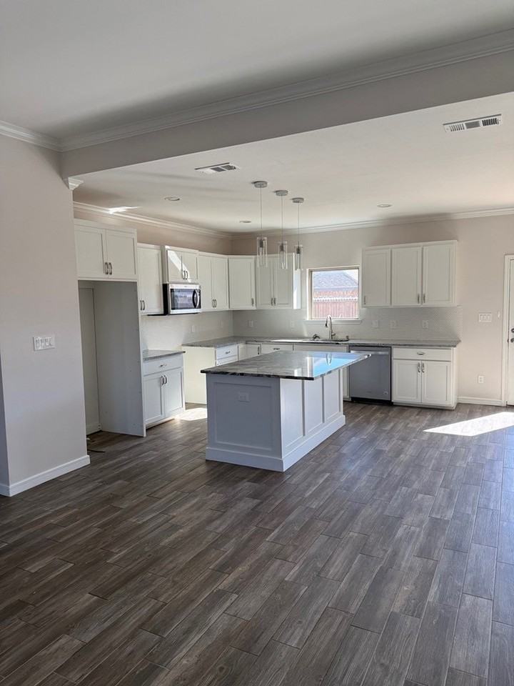 8608 La Jolla Dr - Photo 2 of 11