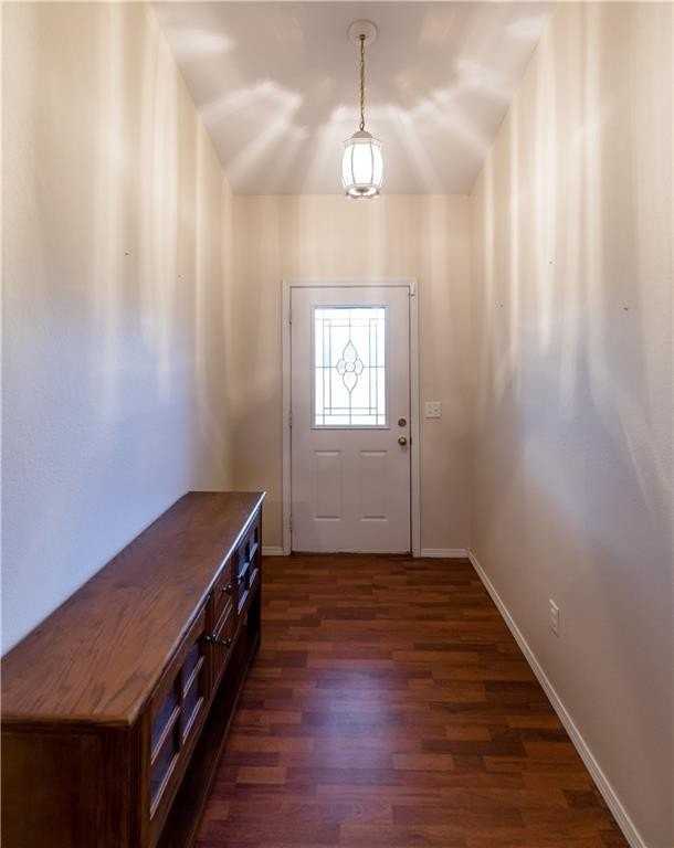 319 Sondra Dr - Photo 3 of 16