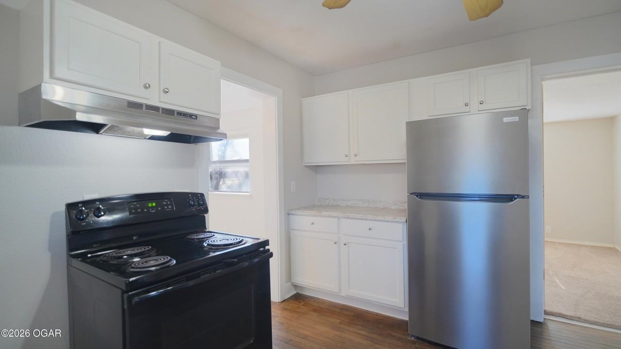 1529 S Jefferson St - Photo 5 of 16