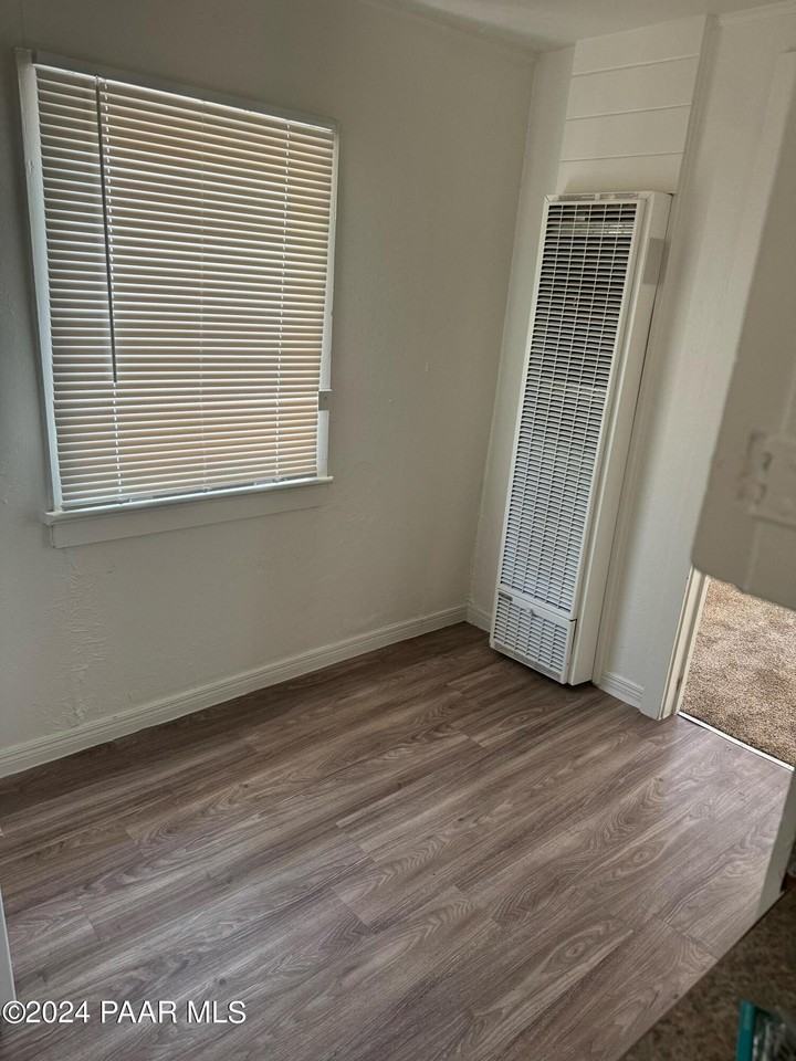 818 W Rosser St - Photo 3 of 7