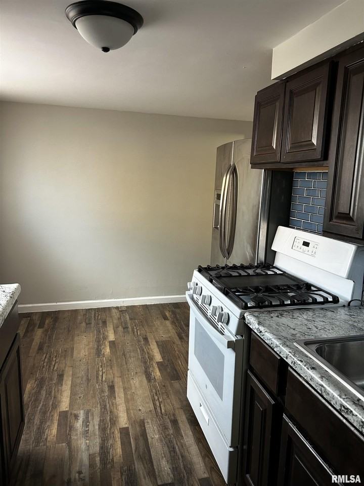 2611 W Wardcliffe Dr Apt B #B - Photo 7 of 12