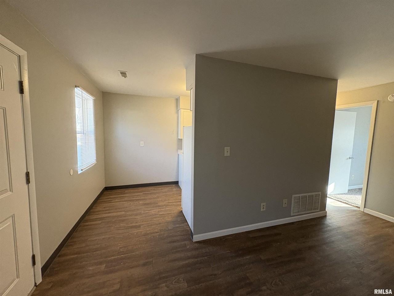 140 W Bluff St Apt A1 #A1 - Photo 4 of 15