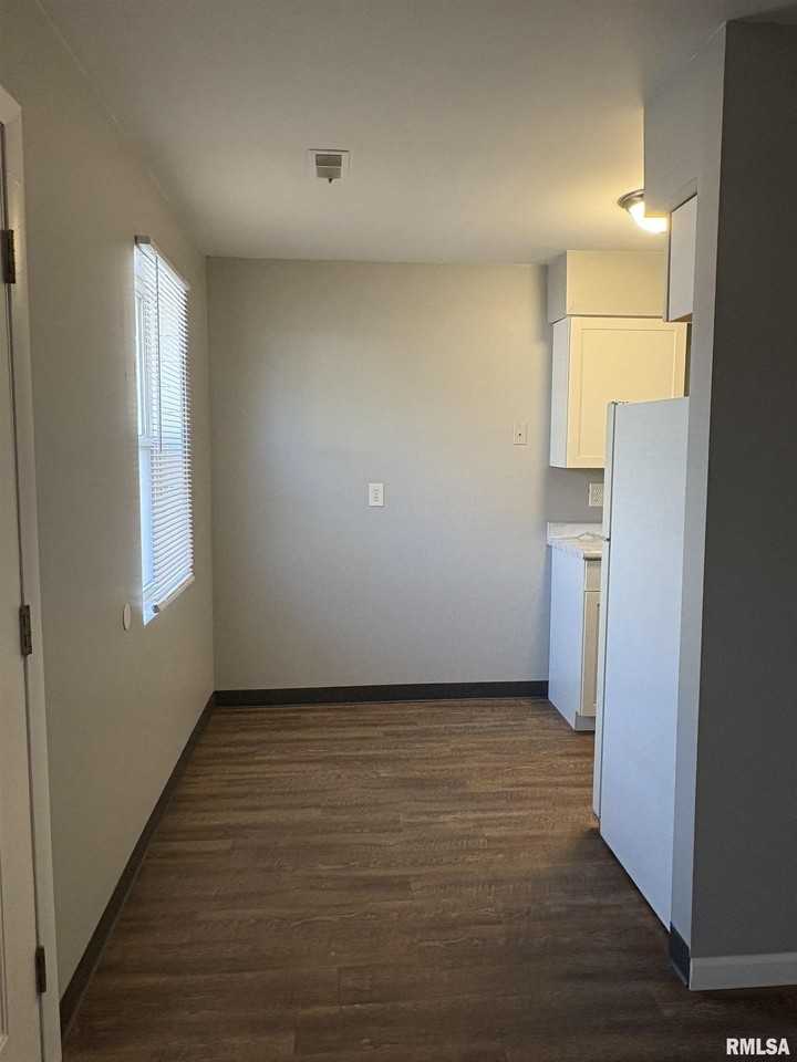 140 W Bluff St Apt A1 #A1 - Photo 5 of 15