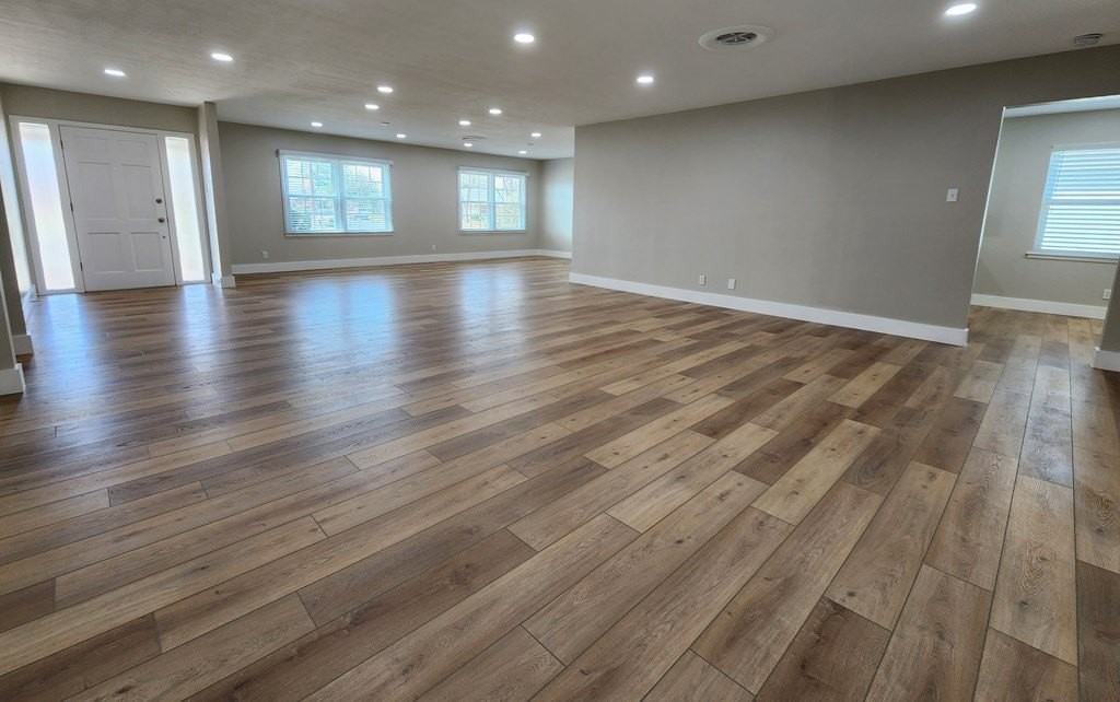 3304 Whitney Dr - Photo 2 of 17