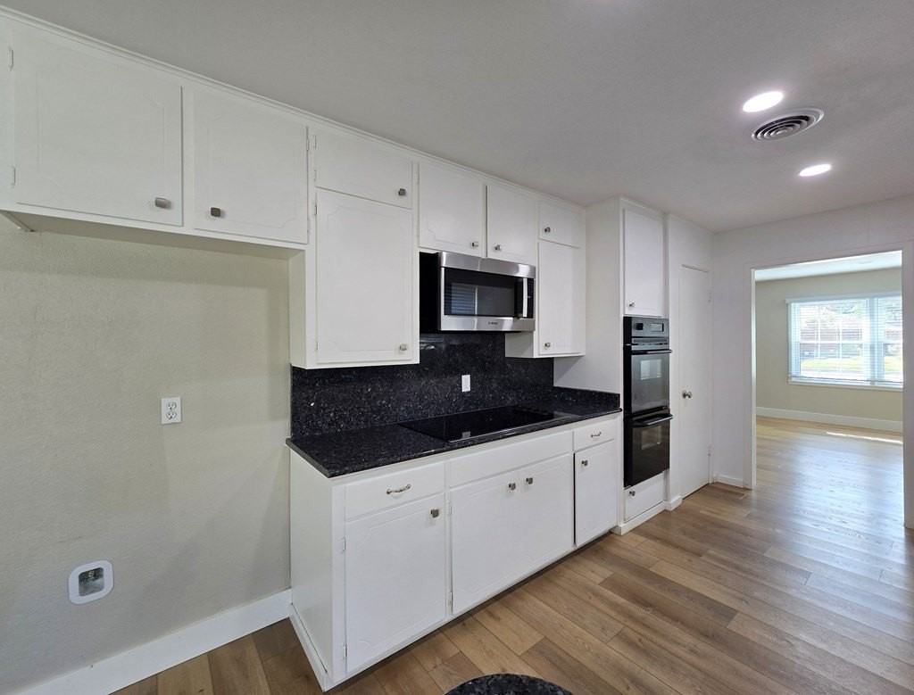 3304 Whitney Dr - Photo 3 of 17