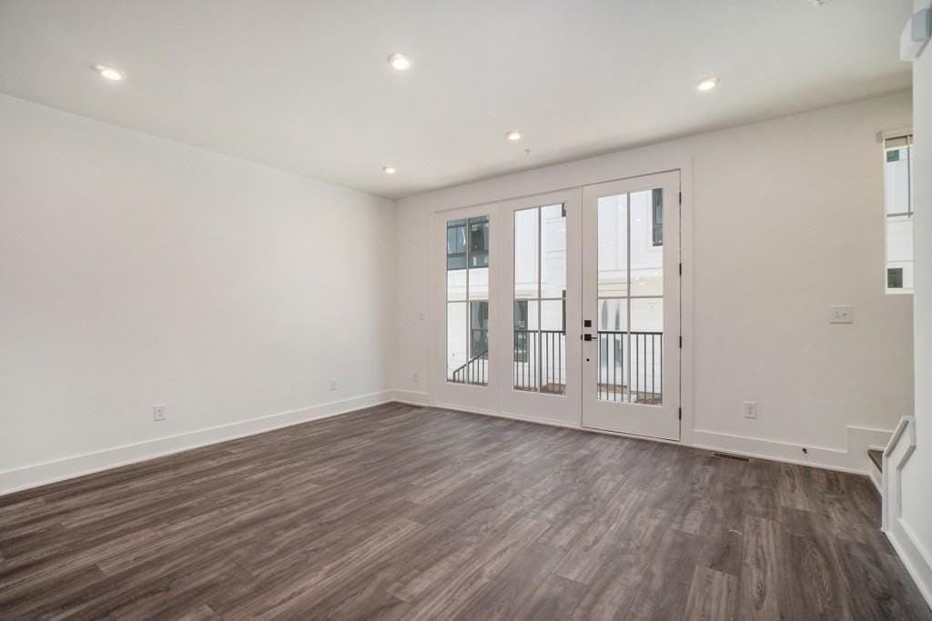 1829 Gotham Ln Ne - Photo 3 of 32