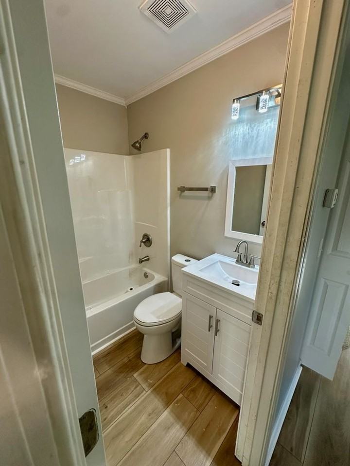 4823 Shadowlawn Dr - Photo 4 of 7