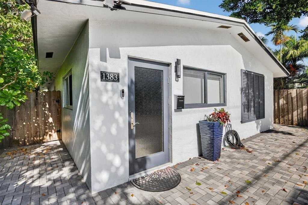 1383 Ne 38th St - Photo 4 of 44