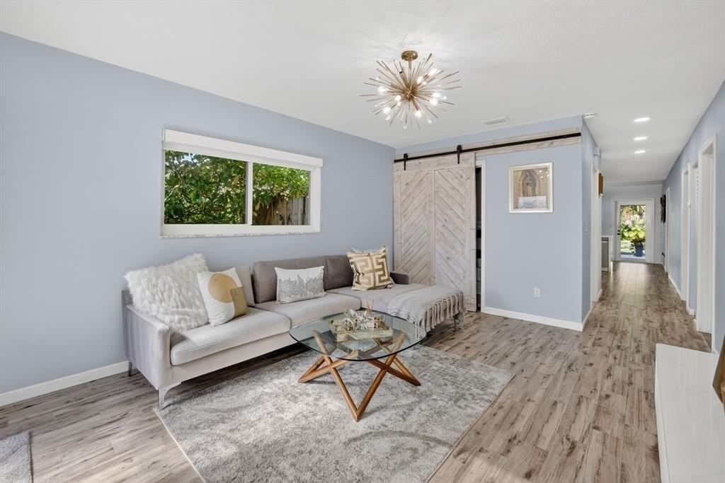 1383 Ne 38th St - Photo 6 of 44