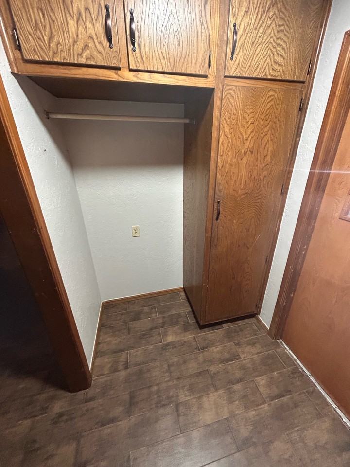 2607 Fedderson Dr #1 - Photo 5 of 19