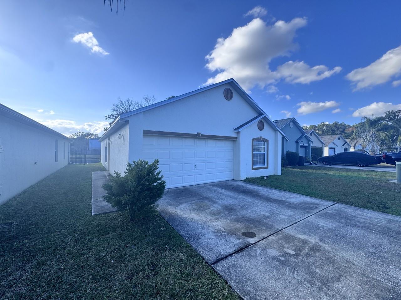 8440 Oak Crossing Dr W #1 - Photo 3 of 44