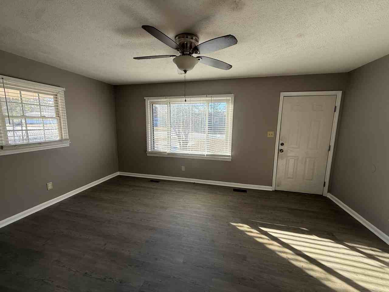 2223 Carbine St #AH - Photo 3 of 18