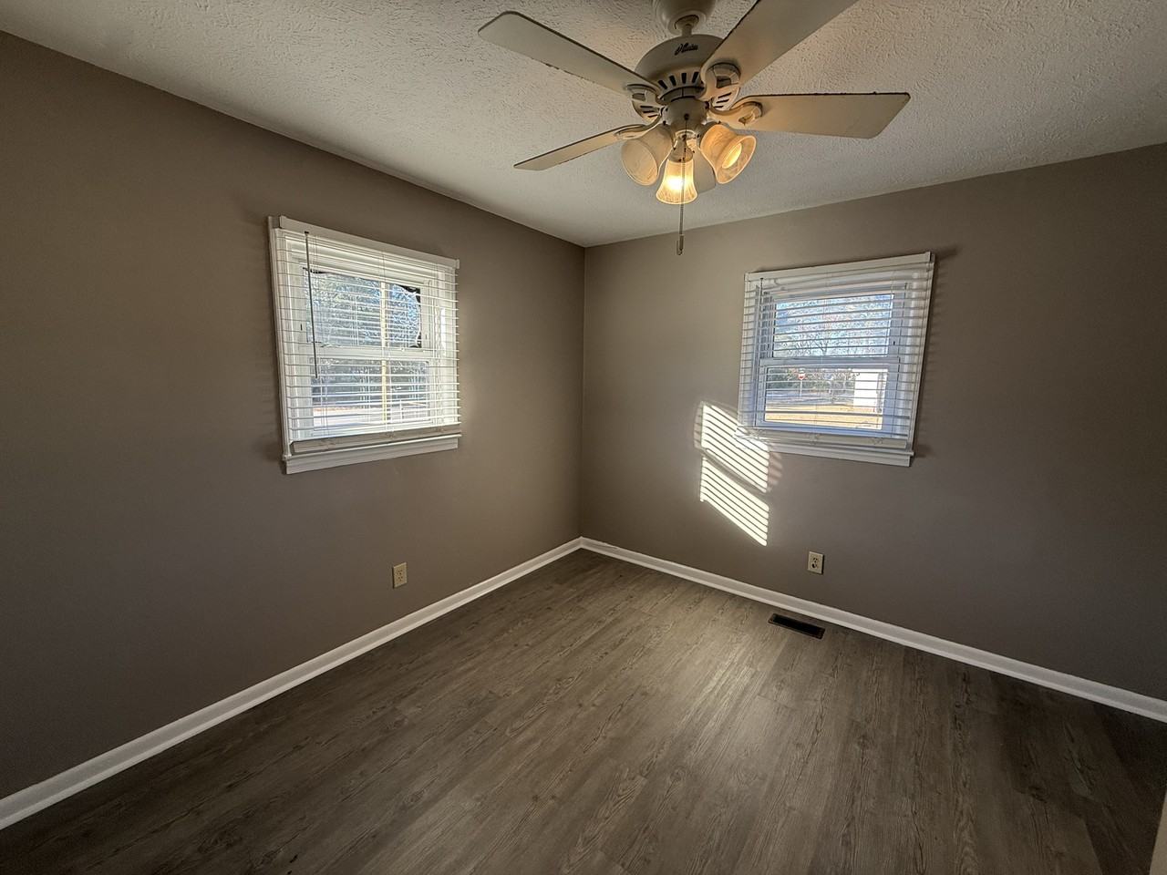 2223 Carbine St #AH - Photo 7 of 18