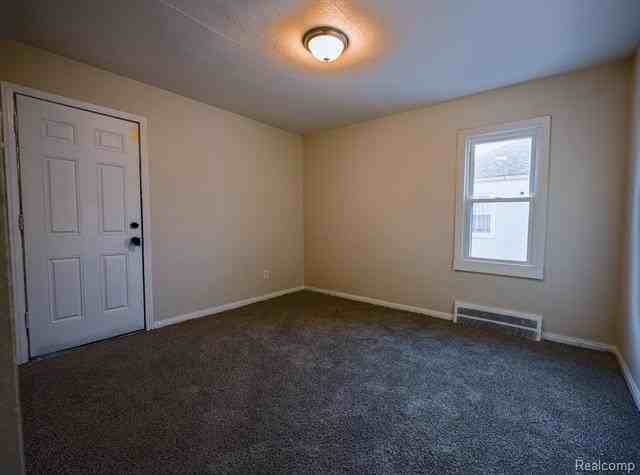 18831 Margareta St - Photo 7 of 10