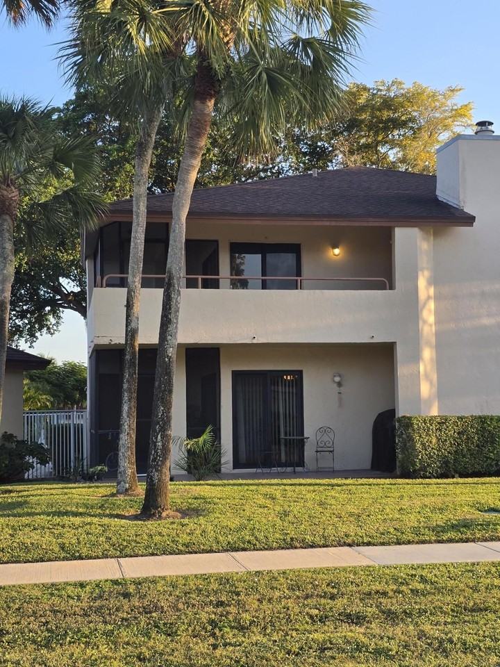 12661 Westhampton Cir #B202 - Photo 2 of 32