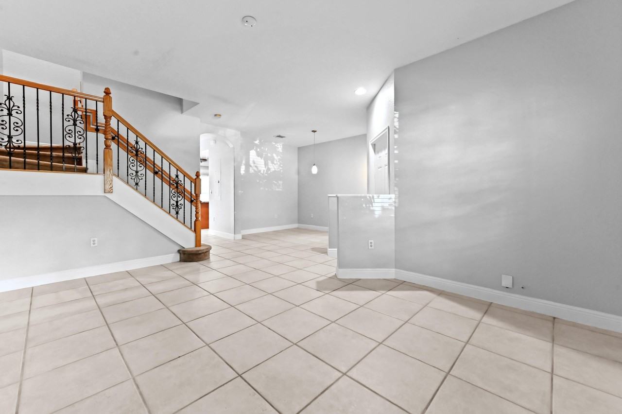 106 Monterey Bay Dr - Photo 5 of 33