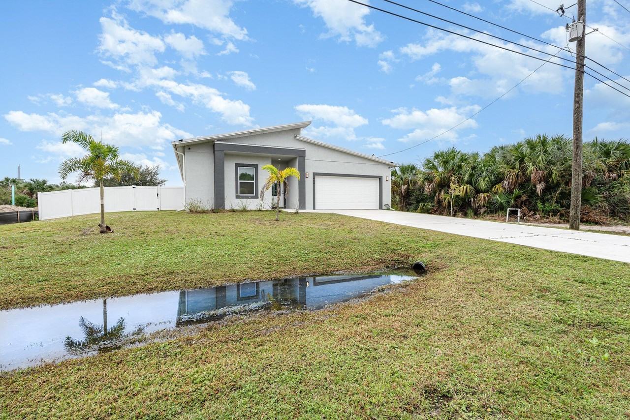 448 Saint Andre Blvd Sw - Photo 3 of 35