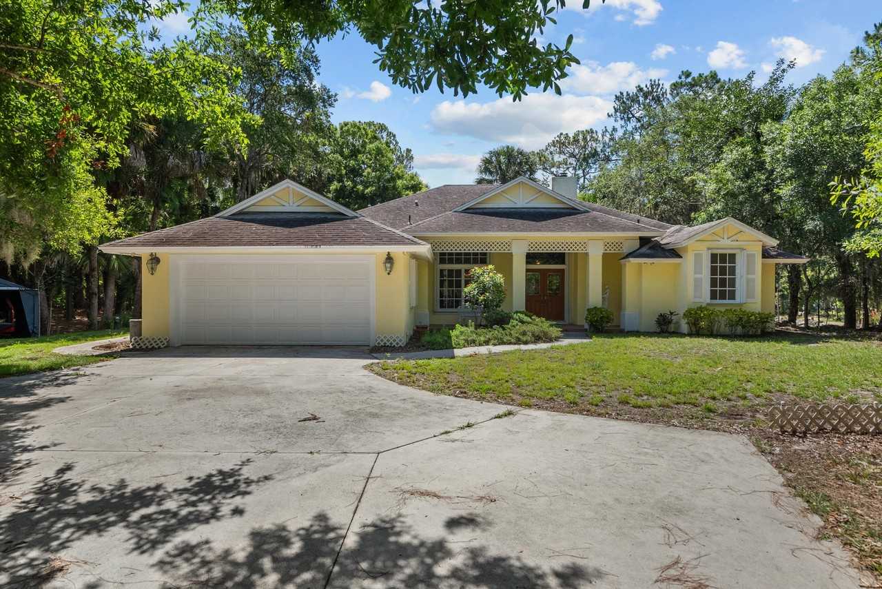 11511 Sw Citrus Blvd - Photo 2 of 17