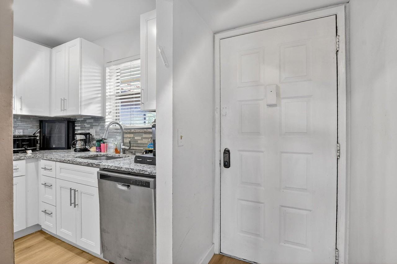 21890 Lake Forest Cir #201 - Photo 5 of 23