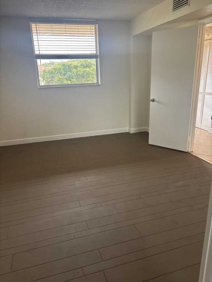 6461 Nw 2nd Ave #313 - Photo 7 of 9