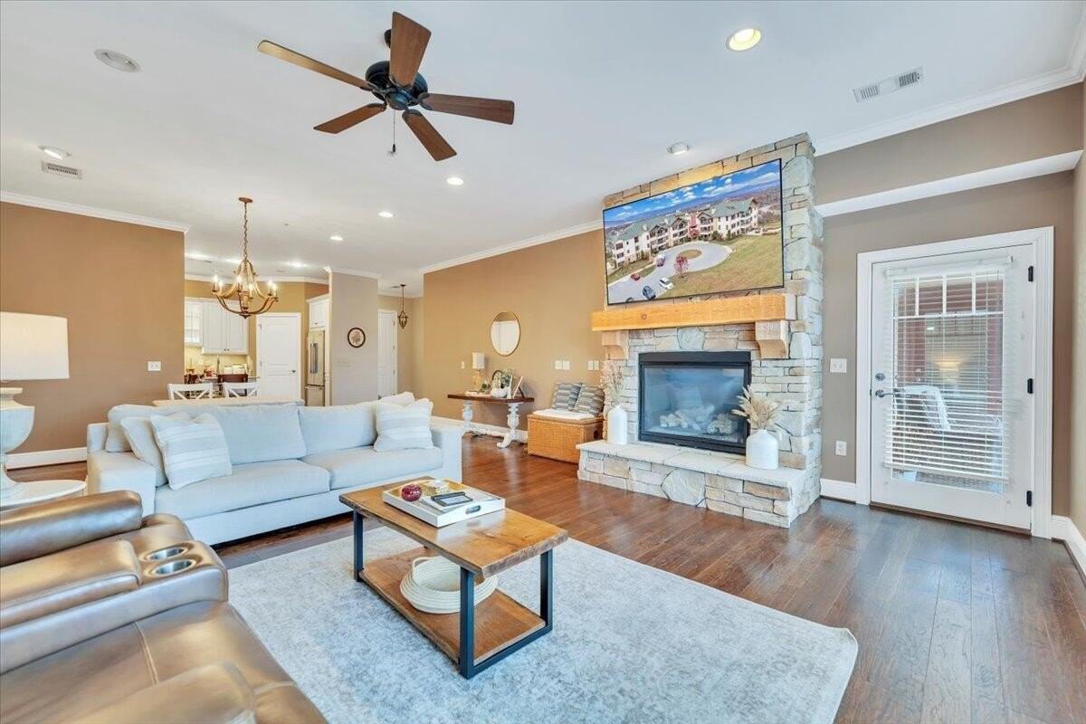 5454 The Peaks Dr - Photo 6 of 43