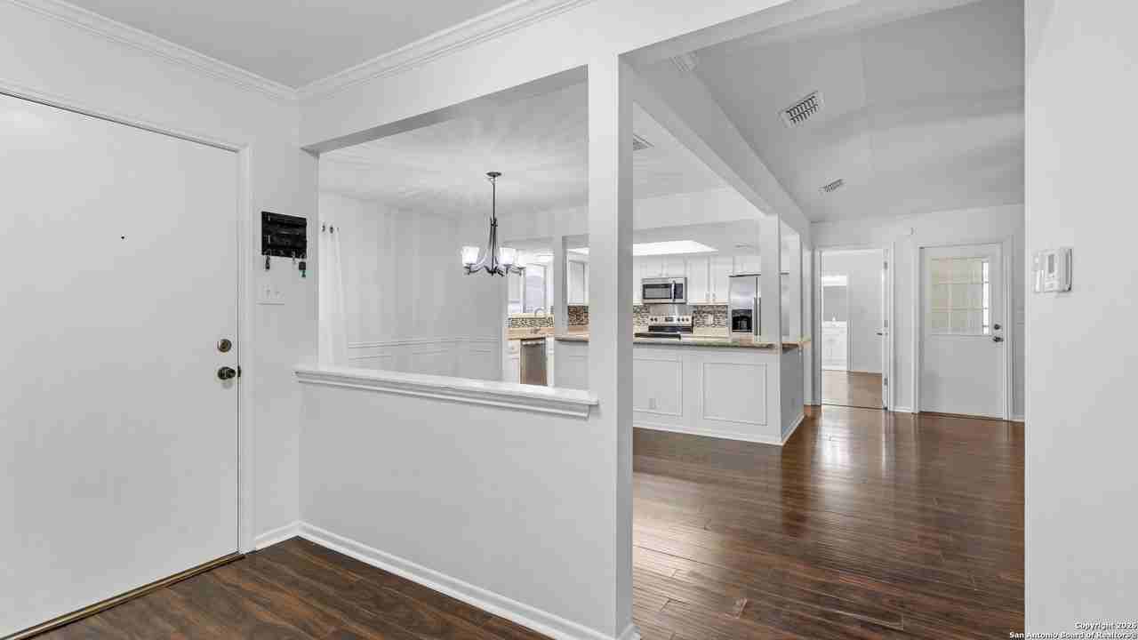 5854 Royal Rdg - Photo 4 of 16