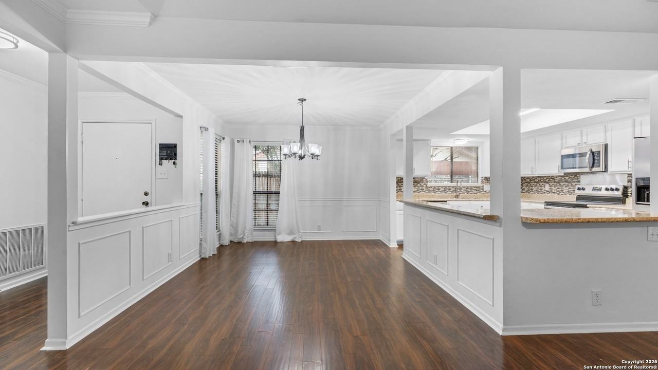 5854 Royal Rdg - Photo 6 of 16