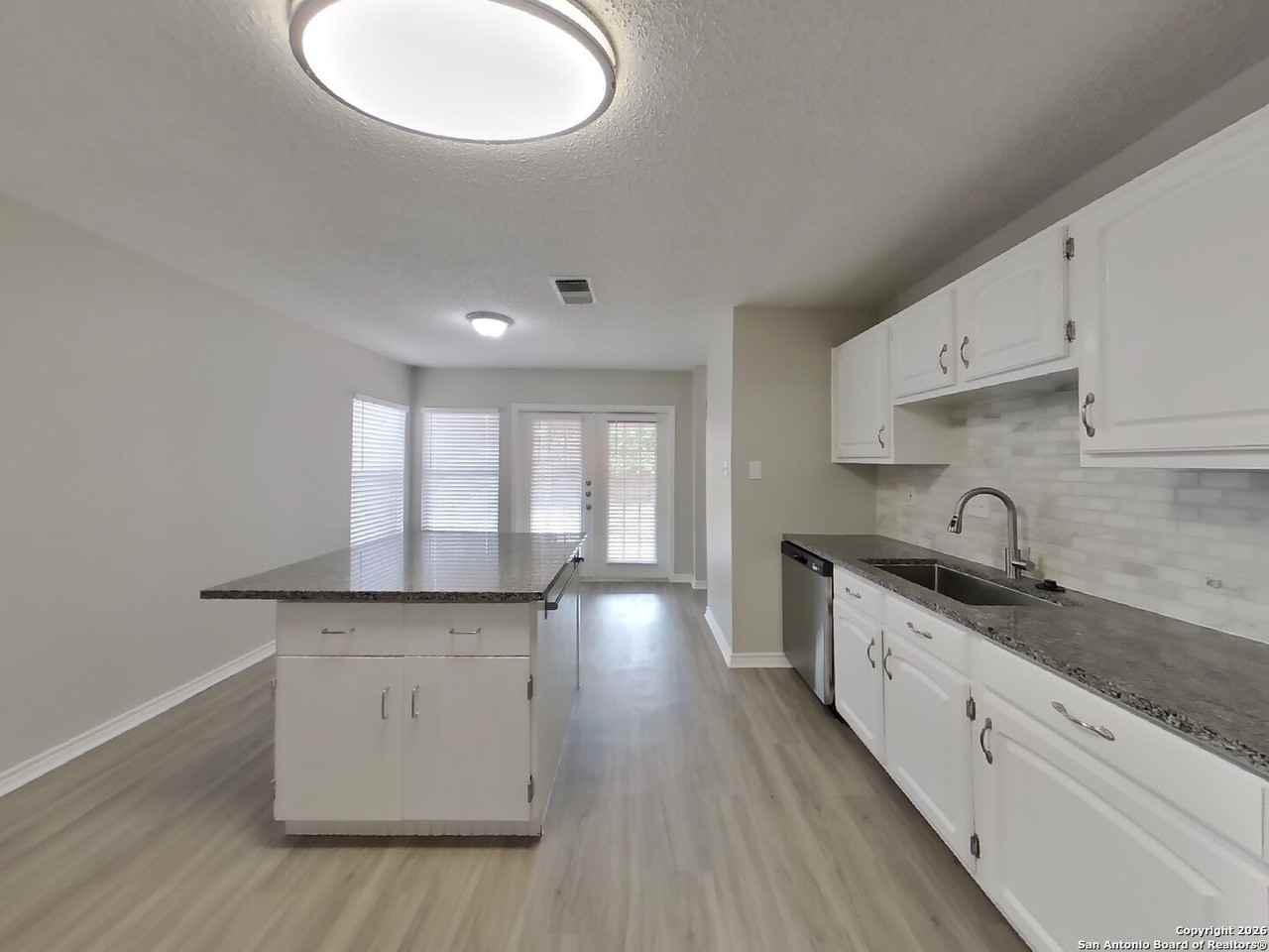 6934 Sunshine Tree Dr - Photo 4 of 17