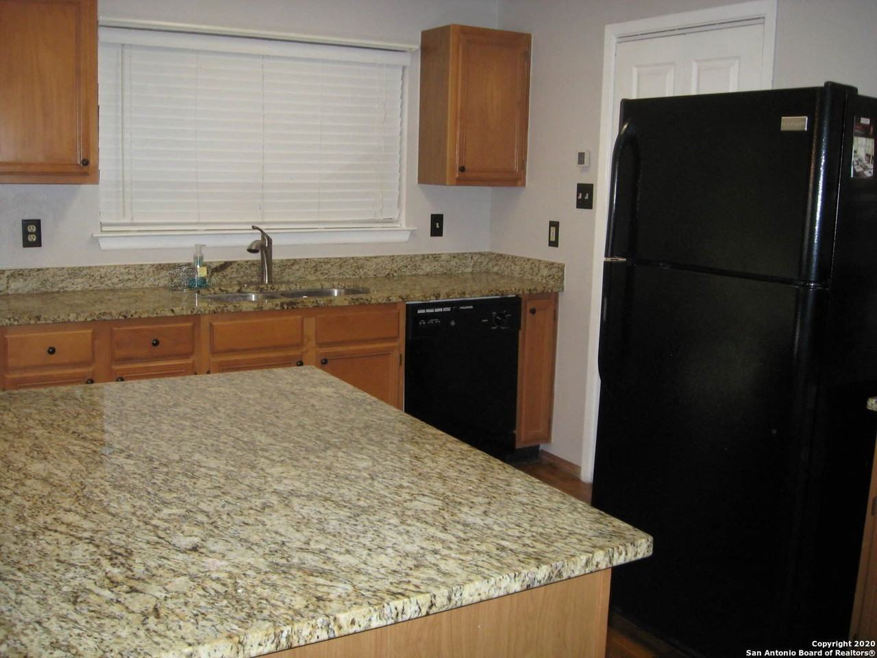 21615 Hyerwood - Photo 6 of 14