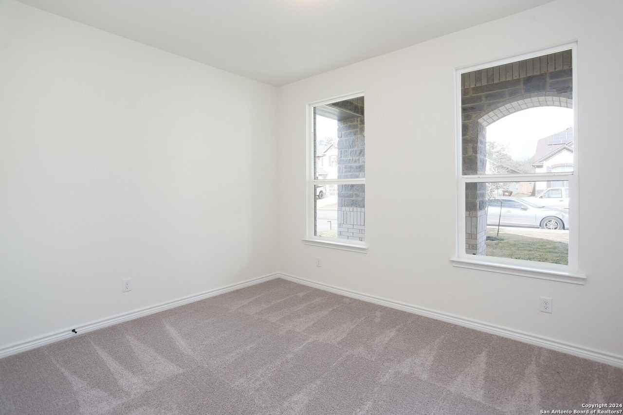 5230 Anzueto - Photo 5 of 31