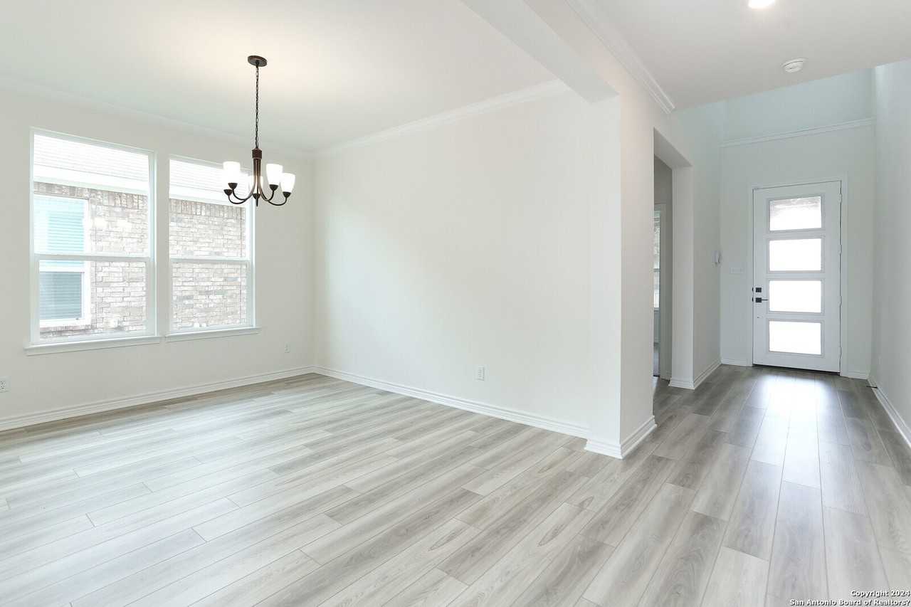 5230 Anzueto - Photo 6 of 31