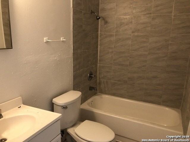 11127 Bel Air Dr Apt 1 #1 - Photo 5 of 6