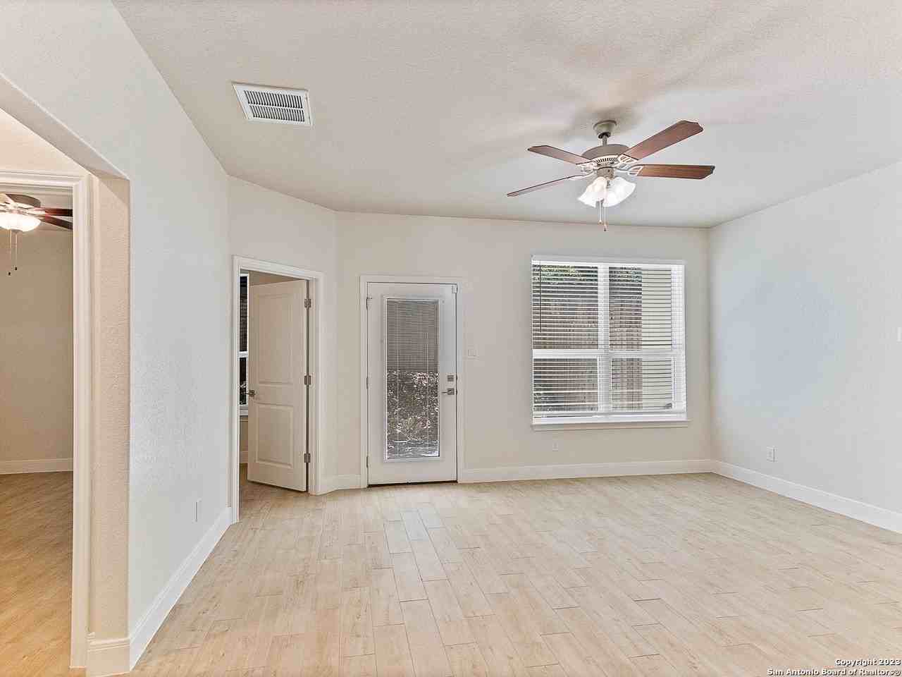 148 Magnolia Cir - Photo 4 of 14