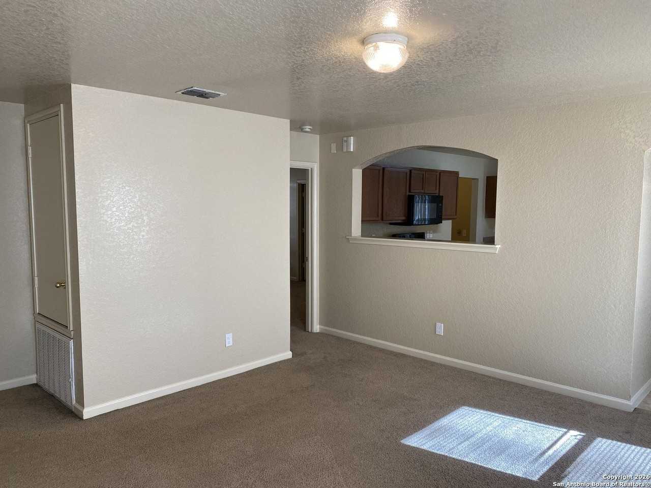 826 Absolon Farm - Photo 4 of 33