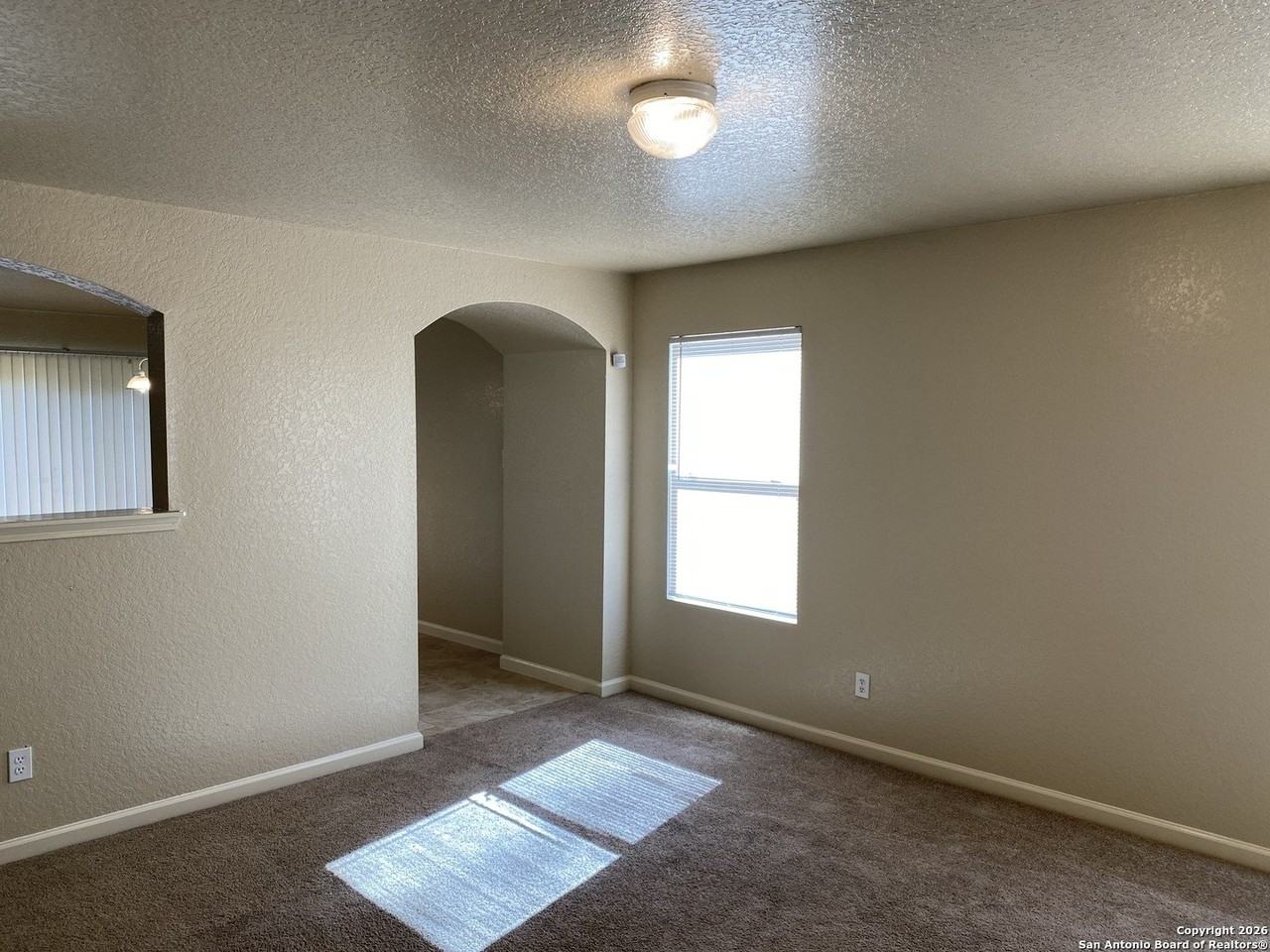 826 Absolon Farm - Photo 5 of 33