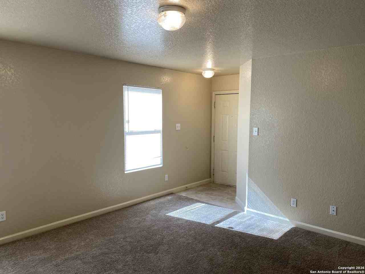 826 Absolon Farm - Photo 6 of 33