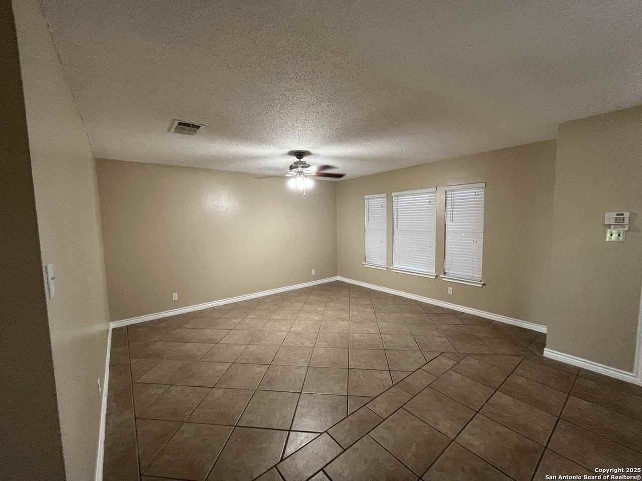 8203 Cantura Mls - Photo 6 of 45