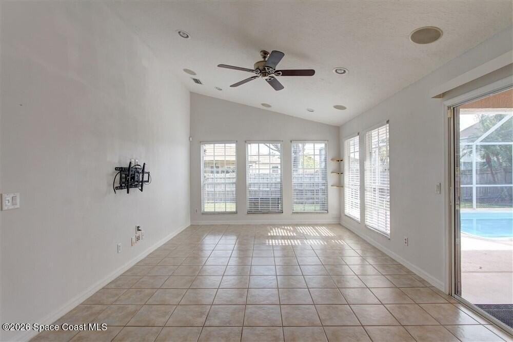 1867 Crane Creek Blvd - Photo 7 of 34