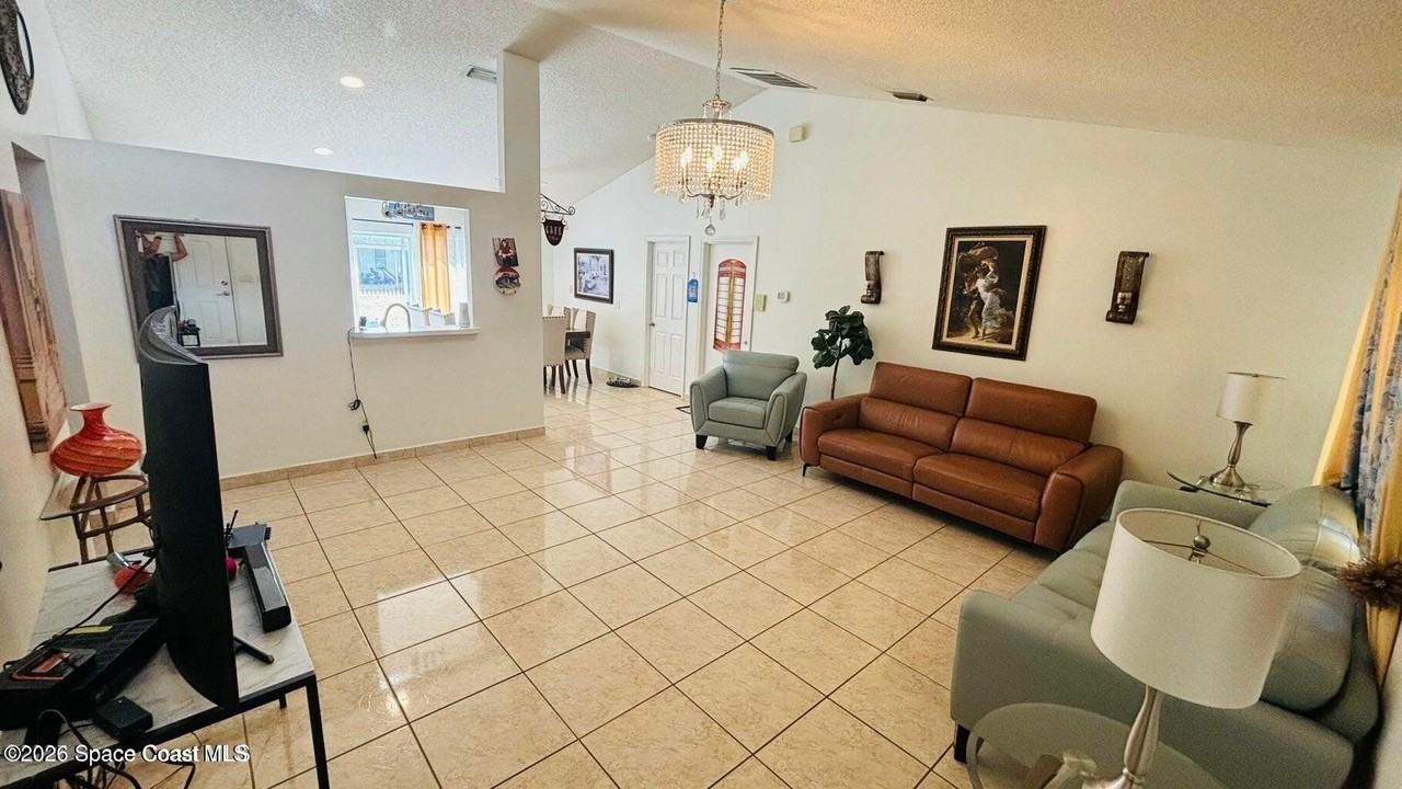 815 Tyrol Ave Nw - Photo 2 of 14