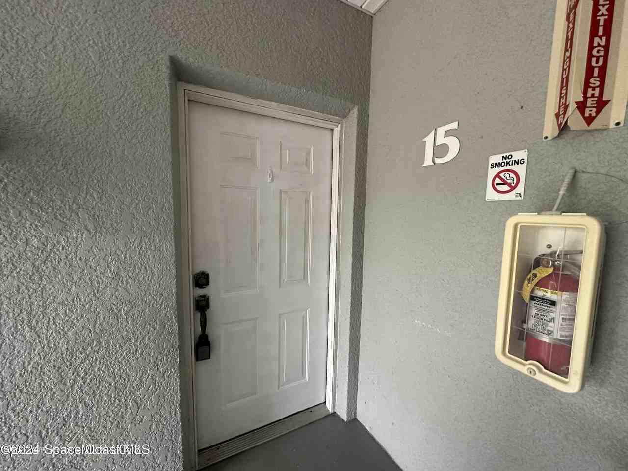 160 S Shepard Dr Apt 15 #15 - Photo 4 of 20