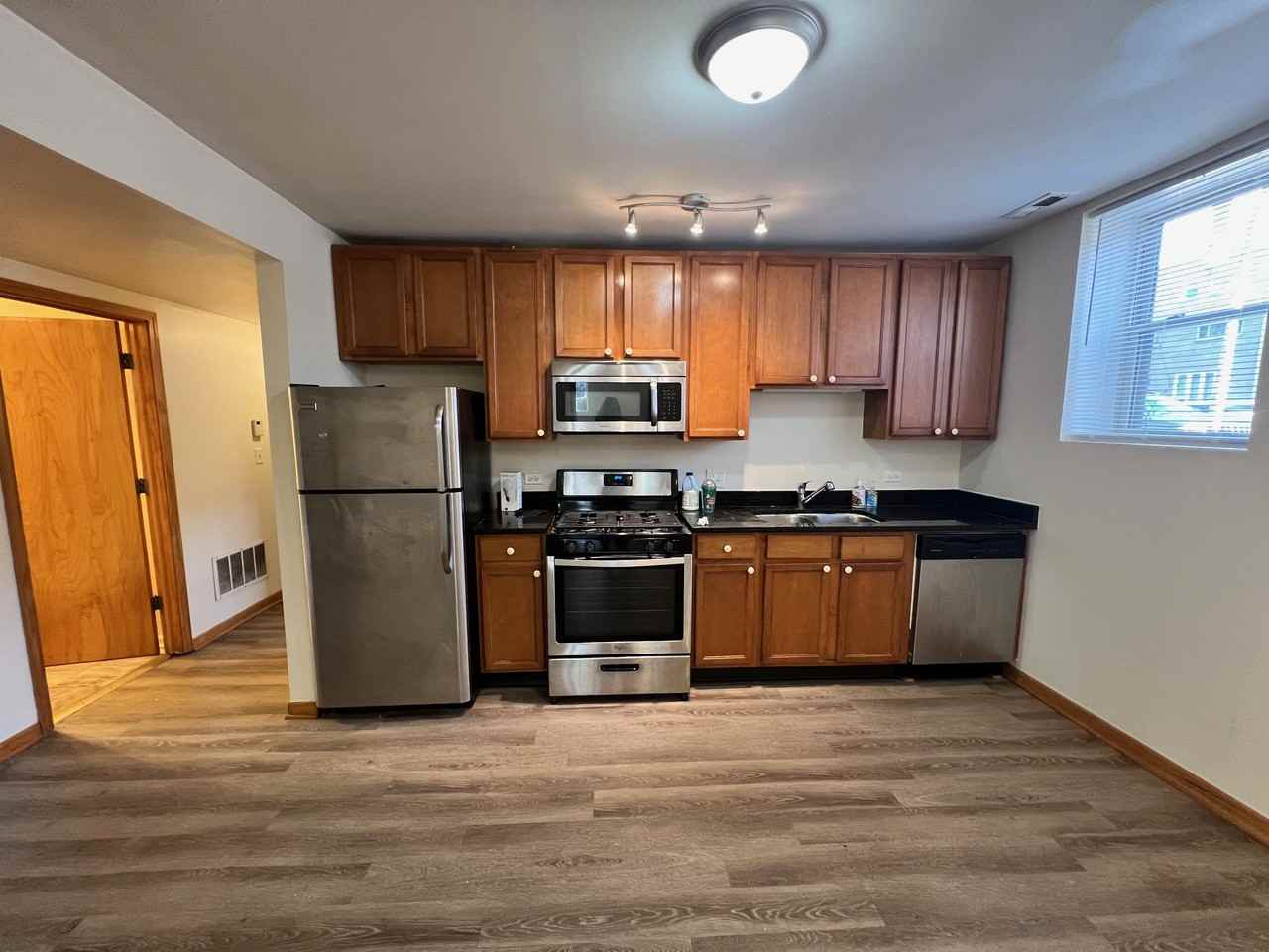 1700 West Greenleaf Avenue #G - Photo 2 of 14