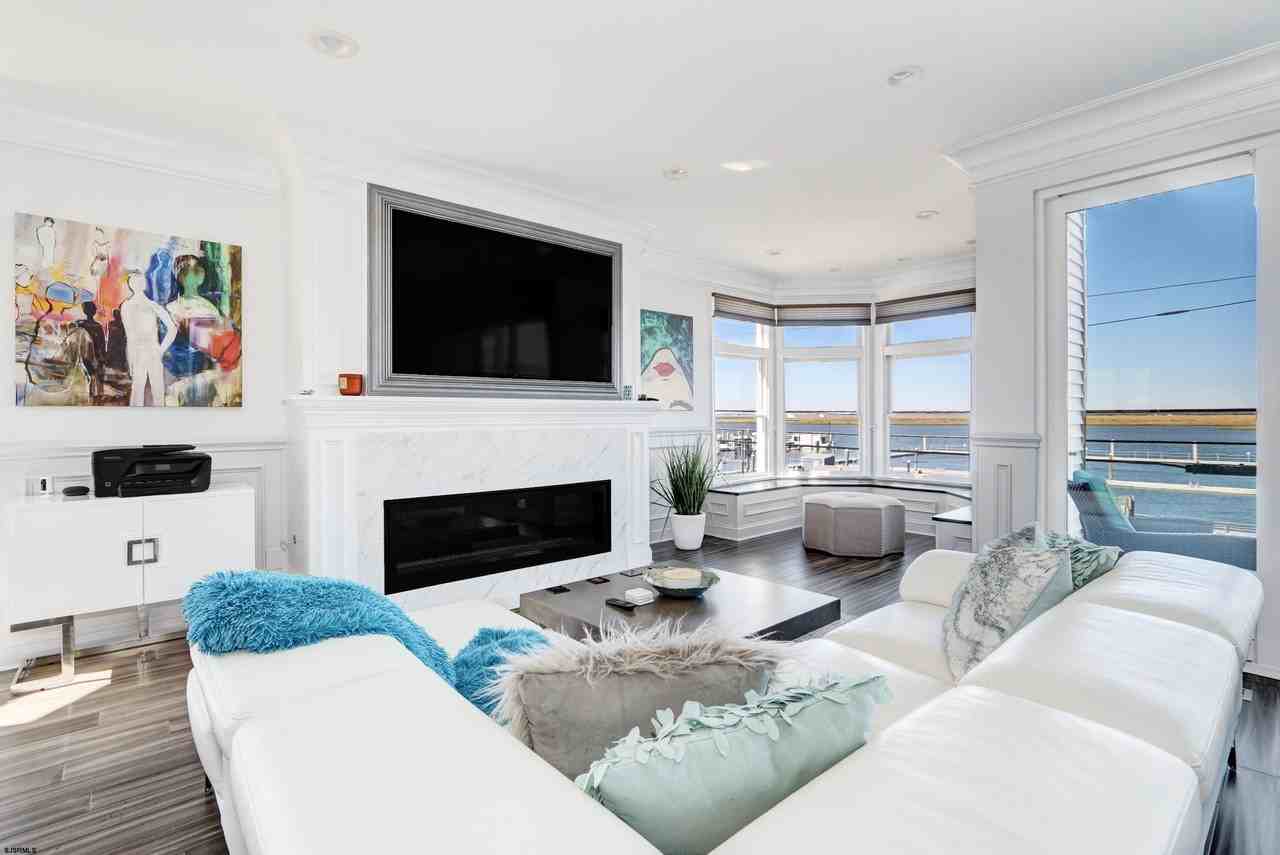 9416 Amherst Ave - Photo 3 of 50