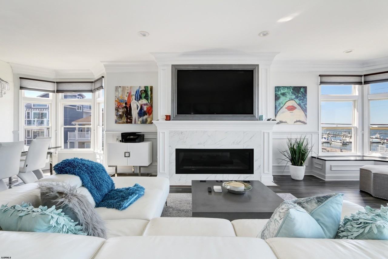 9416 Amherst Ave - Photo 4 of 50