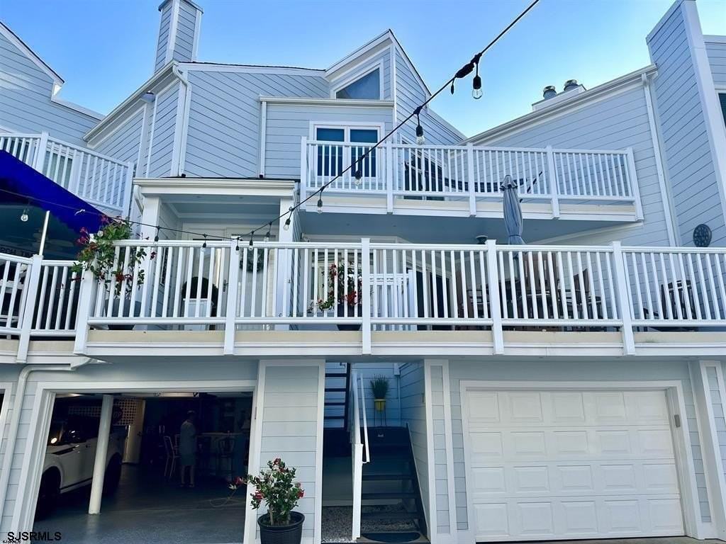 1128 Bay Ave - Photo 2 of 32