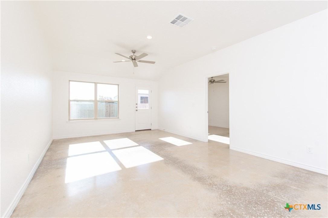 1301 Concord Dr Apt B #B - Photo 4 of 21