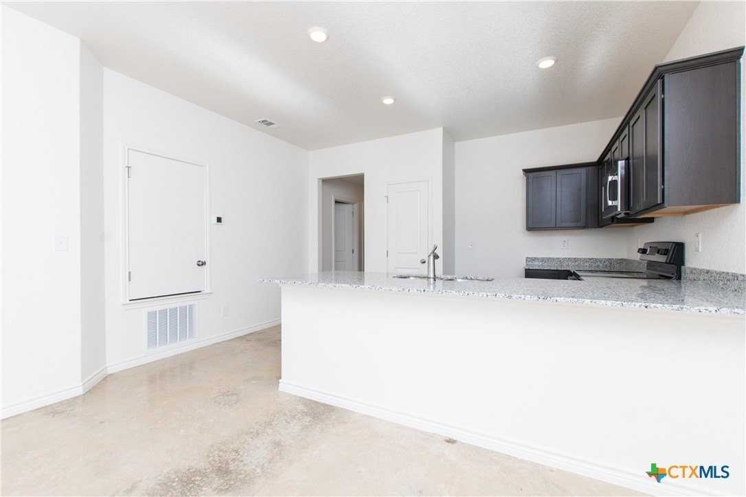 1301 Concord Dr Apt B #B - Photo 5 of 21