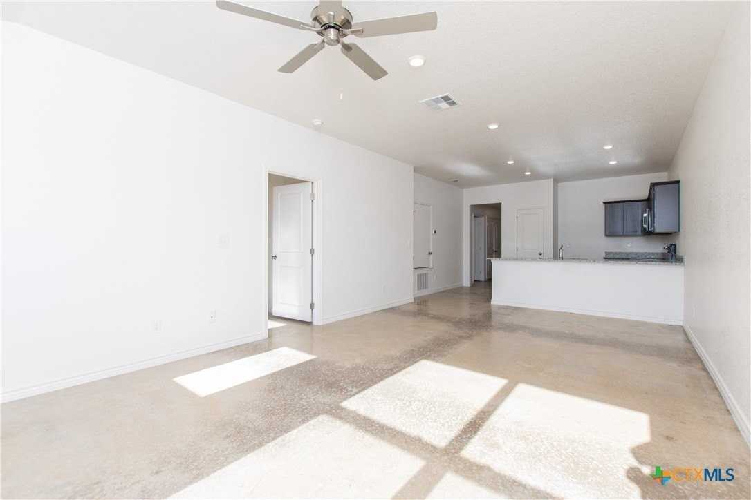 1301 Concord Dr Apt B #B - Photo 6 of 21