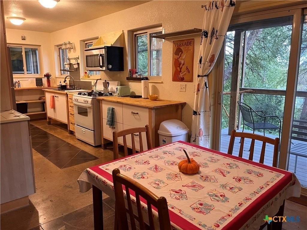 121 Butler Ln - Photo 4 of 27